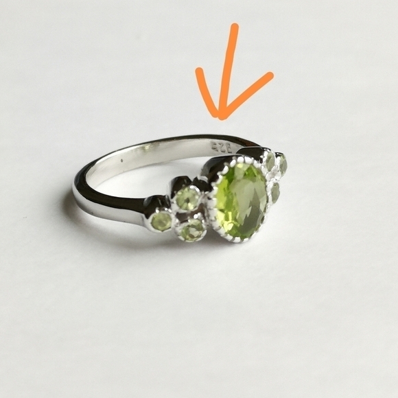 Sterling silver apple green peridot ring size 6.5 🆕 - Picture 4 of 6